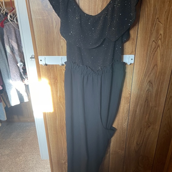 Very nice evening dress size is XL like new condition - Picture 4 of 4